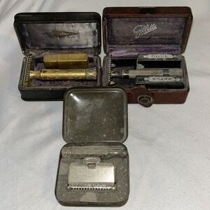 Vintage‎ Gillette Razors In Case With Blades F1